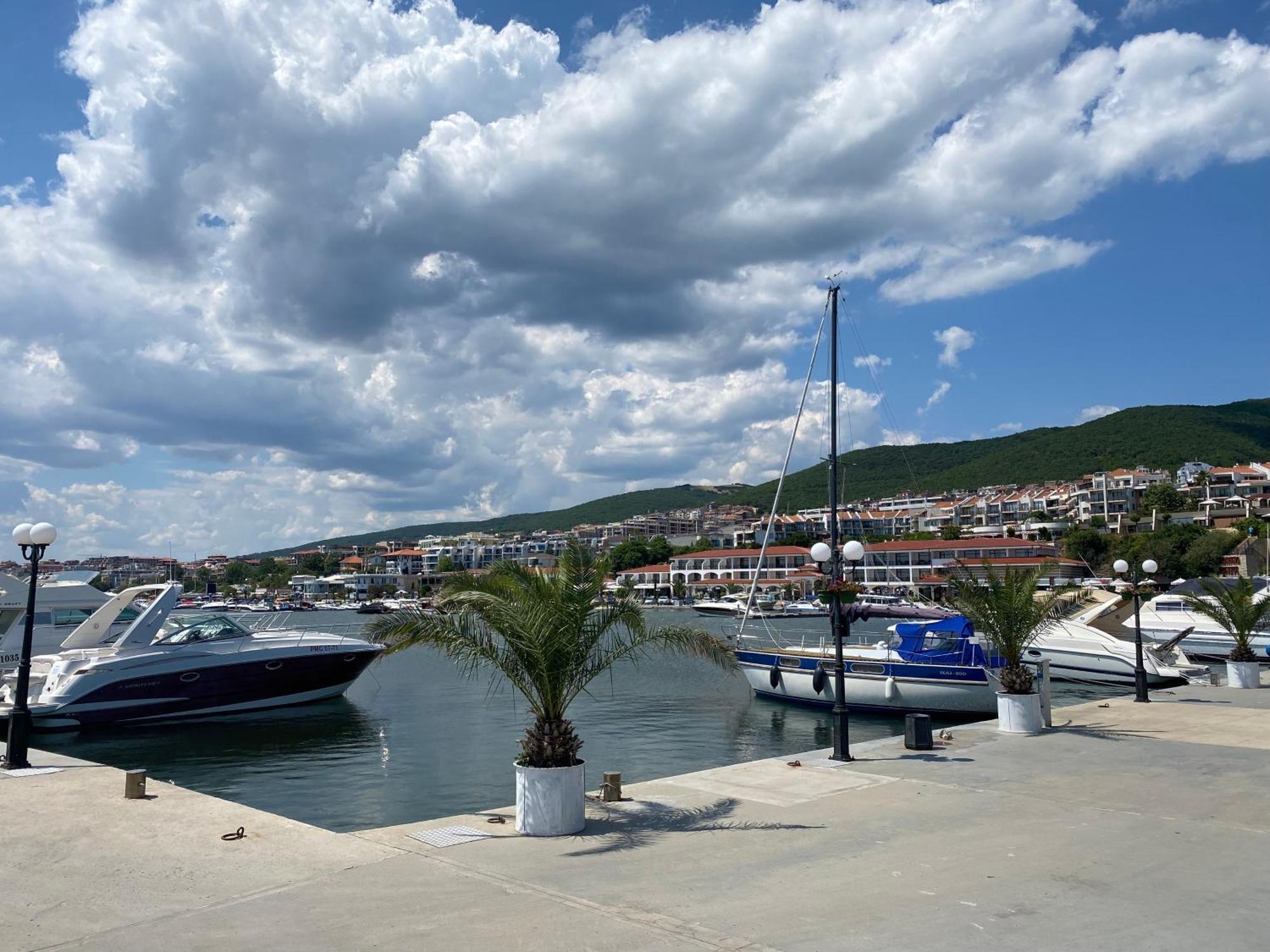 Horizon 10 'В' Apartment Sveti Vlas Exterior photo